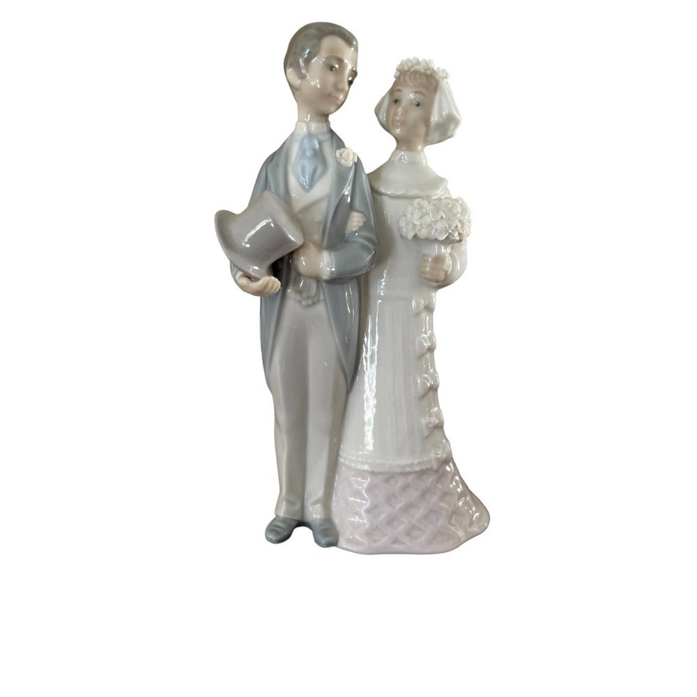 Lladro‎ - 1977 Lladro Porcelain Figurine Bride and Groom #4808